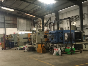 Bouteille d'eau sport en verre vietnamienne de qualité supérieure 530 ml avec couvercle anti-fuite moderne, trou pour cordon, durable, service OEM ODM - Product Image 6