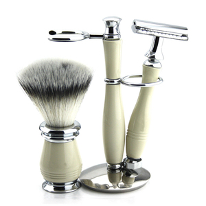 Set de Afeitado para Hombre con Mango de Madera de Piel de Ardilla, Pincel de Pelo de Ardilla Silvertip y Soporte para Cuenco - Product Image 4