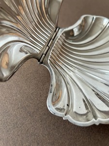 Sea Shell Shape Silver Finished Metal Butter Dish Elegant Tableware For Serving Butter Cheese <b>Snacks</b> In Style - Product Image 4