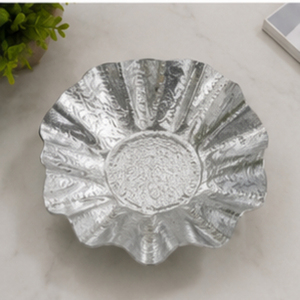 Bol décoratif en métal fait main en forme de fleur, décoration moderne pour table d'intérieur, décoration de maison pour salon, utilisation toute saison - Product Image 3