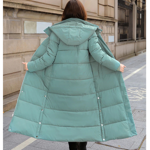 Veste longue matelassée pour femmes grandes tailles, design tendance féminin, manteau d'hiver long en duvet de canard pour femmes - Product Image 2