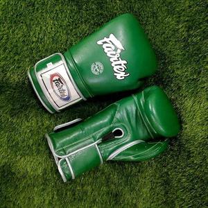 ถุงมือชกมวย Fairtex คุณภาพระดับมืออาชีพ หนังแท้ น้ำหนักเบา กันน้ำ แบบผูกเชือก สำหรับฝึกซ้อมและต่อยมวยไทย - Product Image 3