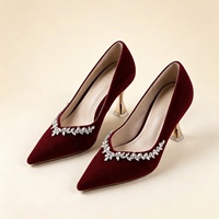 Escarpins élégants en velours bordeaux à bout pointu pour femme, ornés de strass en cristal, pour mariages, soirées et événements, conception personnalisée, chaussures ODM