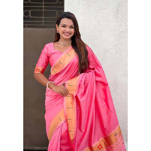 Sari en soie Paithani tissé Zari rose pâle, vêtements indiens et pakistanais, avec motif Mahalaxmi par Elite Weaves, 650g - Product Image 4