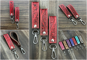 2025 mới bán buôn Cá nhân hoá thiết kế hoa bò da Keychain Phong cách tay chạm khắc công cụ Da Wristlet dễ thương Key Clip - Product Image 3