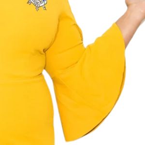 Robe élégante à manches cloche dorées pour femme, design élégant à manches évasées, idéale pour les soirées formelles et les fêtes. - Product Image 4