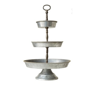 Elegante bandeja de servir galvanizada de 3 niveles con soporte metálico para cupcakes, bocadillos y exhibición decorativa a un precio económico. - Product Image 2