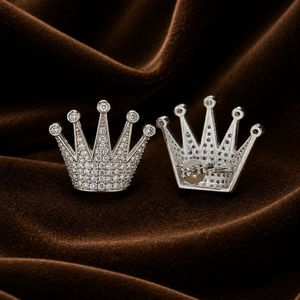 Boucles d'oreilles couronne serties de diamants ronds, entièrement pavées de moissanite, design « Ice Out », idéales pour les fêtes et les cadeaux - Product Image 3