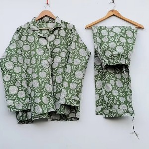 Conjunto de Pijama de Algodón 100% con Estampado Floral, Cuello Camisero, Manga Larga, Cierre de Botones, Suave y Transpirable, Ropa de Dormir para Mujer - Product Image 1