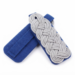 Fabricant OEM ODM – Épaulettes de haut grade avec passepoil bleu bleuet, écussons d'épaule brodés de qualité supérieure pour uniforme de service - Product Image 2