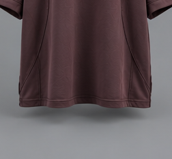 เสื้อยืดโอเวอร์ไซส์คอกลมแขนสั้นสีแดงเลือดหมูสำหรับผู้ชาย ตัดเย็บแบบแผงต่อผ้าสไตล์สตรีทแวร์ - Product Image 6
