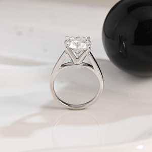 Bague solitaire de promesse en diamant rond de 2,02 carats, cultivé en laboratoire, scintillant, pour femme, en or blanc 14 carats, cadeau de mariage pour la mariée - Product Image 6