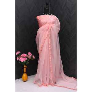 Sari brodé de sequins de créateur pour les tenues de soirée et les robes de carrière - Product Image 1