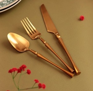 Ensemble de couverts dorés en acier inoxydable poli miroir, couteaux, fourchettes et cuillères, design élégant, pour mariage, résistant à la rouille - Product Image 2