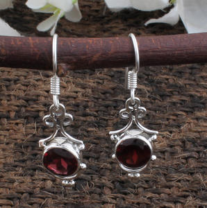 ต่างหูโกเมนสีแดงธรรมชาติ เงินแท้ 925 ต่างหูแบบห้อย ของแท้ หินประจำเดือนมกราคม ผู้ผลิตเครื่องประดับขายส่ง - Product Image 4