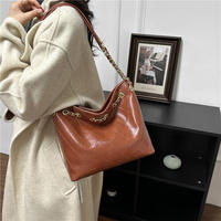Sac à main de luxe pour femme en cuir véritable durable, motif losanges, avec rabat et bandoulière chaîne