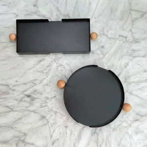Plateaux à chocolat minimalistes en métal noir avec poignées rondes en bois lisses, un ensemble de service géométrique chic pour la décoration de la maison - Product Image 1
