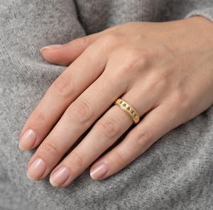DIVYORO แหวนชุบทอง 22k แบบคลาสสิกสำหรับผู้หญิง - Product Image 3