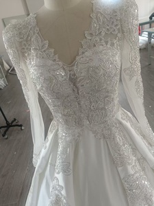 Nouvelle Robe de Mariée Empire Française 2026 en Satin à Texture Avancée, Longueur Ras du Sol, Manches Richement Perlées, Col en V, Appliques à Lacets, Collection Été - Product Image 6