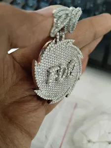 Colgante circular con letra personalizada de moissanita auténtica de corte redondo de 3 quilates, chapado en oro blanco de 14 quilates - Product Image 5