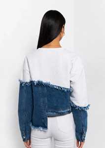 Chaqueta de sudadera tipo varsity reversible de mezclilla con bloques de color para mujer, con dobladillo deshilachado asimétrico, manga larga, cuello redondo y forro de satén, ideal para otoño. - Product Image 2