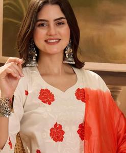 Conjunto de traje bordado de algodón suave de primera calidad para mujer, kurta, pantalón y dupatta con bordado fino, ropa étnica al por mayor, ropa festiva y de oficina. - Product Image 2