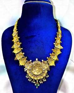 Parure de bijoux de mariée traditionnelle indienne en or massif 22 carats, collier Lakshmi en or/argent/laiton pour mariage - Product Image 3