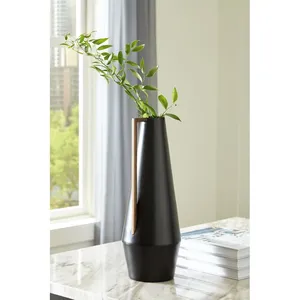 Nouveau vase à fleurs en métal fait main tendance pour herbe de la pampa, centre de table floral contemporain, vase en métal fait main pour fleurs fraîches - Product Image 4