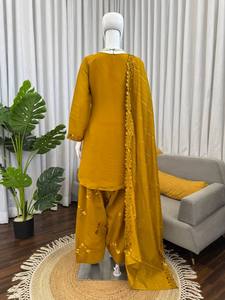 Ensemble Sharara jaune en Georgette, 3 pièces, Salwar Kameez, broderie Zari dorée, tenue de mariage pakistanaise - Product Image 2
