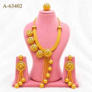 ชุดเครื่องประดับเจ้าสาว ต่างหูพร้อมสร้อยคอ ชุบทอง 24K ประดับเพชรซิคอน จาก Trendy MOLL JEWELLERS รับรองโดยผู้ที่ไม่ใช่ฝ่ายใด A-63404 - Product Image 5