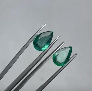 Par de Esmeraldas Naturales de Zambia con Corte en Pera, Piedras Preciosas Sueltas para Joyería - Product Image 1