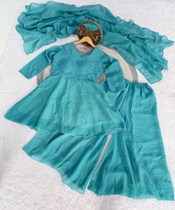 NUEVA COLECCIÓN: Conjunto de Palazzo y Top Liso de Seda Crujiente con Dupatta, Estilo Festivo, Precio al por Mayor, Prenda Étnica, Color Cielo - Product Image 2