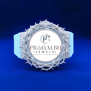 นาฬิกา Pragalbh Jewels ประดับเพชรแบบกำหนดเอง หรูหรา ขอบหน้าปัดรูปมงกุฎ นาฬิกาควอตซ์อนาล็อกดิจิตอล สายสแตนเลสและยาง สำหรับผู้ชาย - Product Image 1