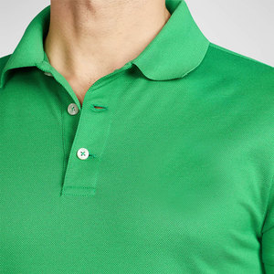 Polo vert premium - Vêtements de sport en coton doux à manches courtes - Fabricant de vêtements sur mesure directement de l'usine de Sialkot - Product Image 4