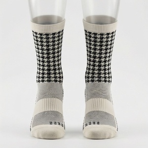 Chaussettes pour hommes, motif pied-de-poule, tricotées en coton, respirantes, écologiques, personnalisables, pour un usage quotidien, style automne - Product Image 1