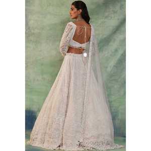Lehenga Choli de Seda de Diseño con Hermoso Bordado de Hilo para Bodas - Product Image 3