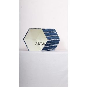 Hermosa Basurera de Cartón con Tapa Abierta, Hecha a Mano en India, Moderna, Elegante y Ecológica, con Patrón Geométrico - Product Image 4