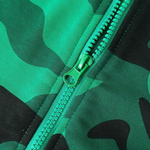 Sweats à capuche zippés camouflage vert et noir sublimés pour hommes, faible MOQ, anti-rétrécissement, séchage rapide, qualité supérieure, étiquette personnalisée - Product Image 5