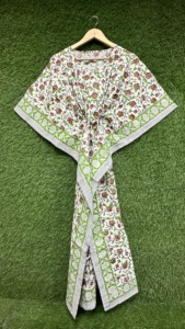 Kaftan Bohème Élégant en Coton pour Femme, Tunique Indienne Florale Faite à la Main, Robe Longue Ample d'Été, Imprimé Vert à Blocs, Séchage Rapide, Idéal pour les Vacances - Product Image 4