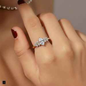 Bague solitaire en diamant de laboratoire taille marquise avec pierres latérales, certifiée IGI D à F, or, argent, jaune, blanc, rose, radiant - Product Image 1