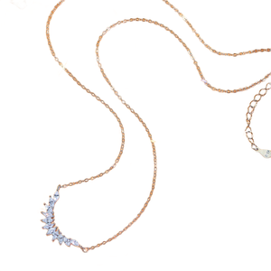 Collar con Colgante de Moissanita Chapado en Oro Blanco, Corte Marquesa, Forma de Luna, Cadena Minimalista, Joyería para Uso Diario de Mujer - Product Image 1