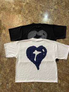 Camiseta de algodón negra vibrante de corte holgado, estilo oversize, con hombros caídos, estilo streetwear para hombre. - Product Image 3