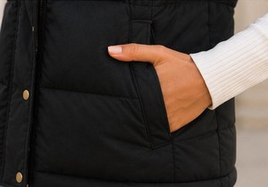 Gilet matelassé unisexe personnalisé, chaud et léger, d'hiver, avec capuche, sans manches, pour l'extérieur, avec logo frontal, vente en gros - Product Image 6