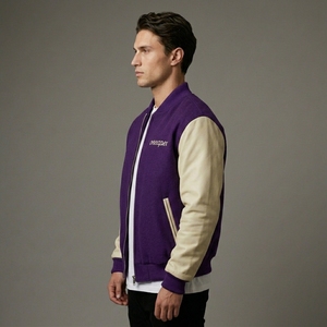 Veste en laine violette pour homme avec manches crème, col et poignets en tricot côtelé, fermeture éclair intégrale, streetwear décontracté haut de gamme, vêtement d'extérieur personnalisé bicolore - Product Image 2