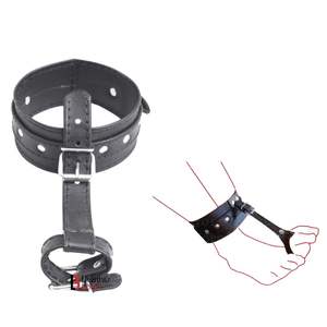 Kit de bondage en cuir véritable avec menottes, collier et fouet - Product Image 1