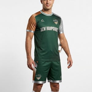 Ensemble de maillots de football pour hommes Dingchao personnalisés avec le nom de l'équipe, col en V, manches courtes, impression par sublimation, séchage rapide, respirant, 100% polyester - Product Image 1