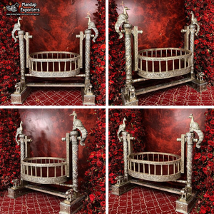 Berceau décoratif moderne en bois de teck, style paon royal indien, artisanal allemand, avec balançoire argentée, pour bébé, Palna Jhula Namkaran Pooja, en promotion au Royaume-Uni - Product Image 2