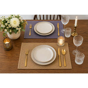 Set de table en lin de soie de qualité supérieure |   Nappe de table de luxe lavable et résistante à la chaleur pour la maison, l'hôtel et le restaurant - Product Image 1