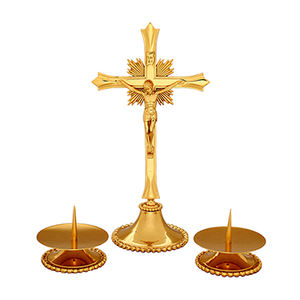 Juego de Altar de Latón de 3 Piezas con Espiga |   Juego de crucifijo y candelabro para iglesia - DOUBLE VEE EXPORTS - Product Image 1