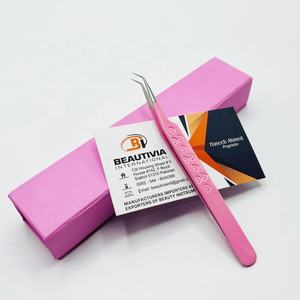 Pinzas de extensión de pestañas de acero inoxidable de 45 grados, pinzas recubiertas de rosa con estampado de corazón con caja rosa para Aplicación de pestañas - Product Image 1